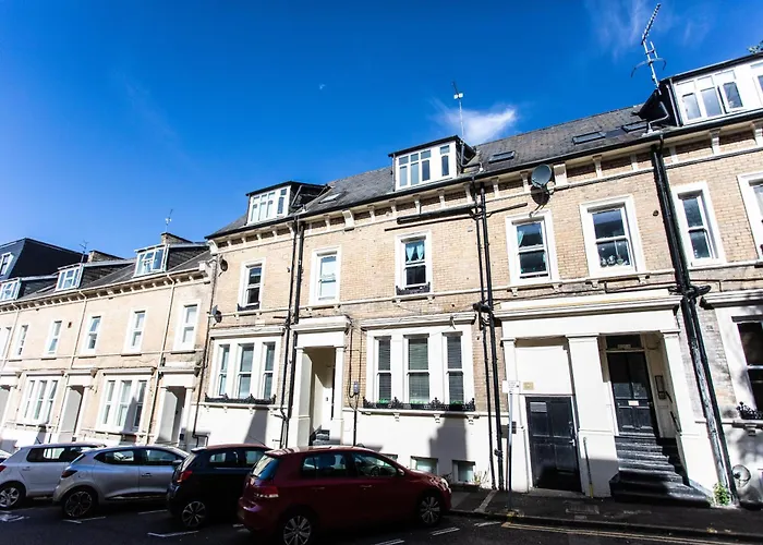 Verulum Apartments - 9 Mins Walk To The Beach - Beautifully Designed Luxury Town Centre Apartments By Coastline Retreats